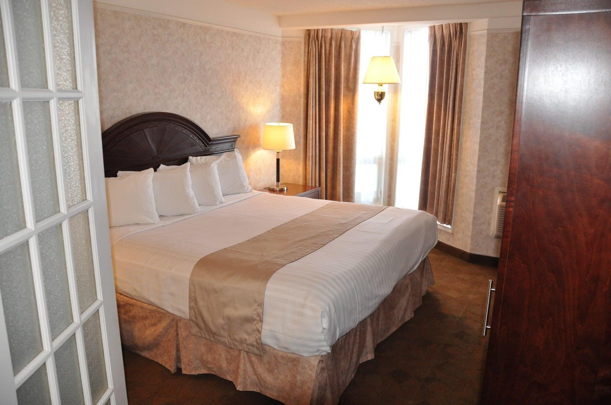 Travelodge By Wyndham Lloydminster Εξωτερικό φωτογραφία
