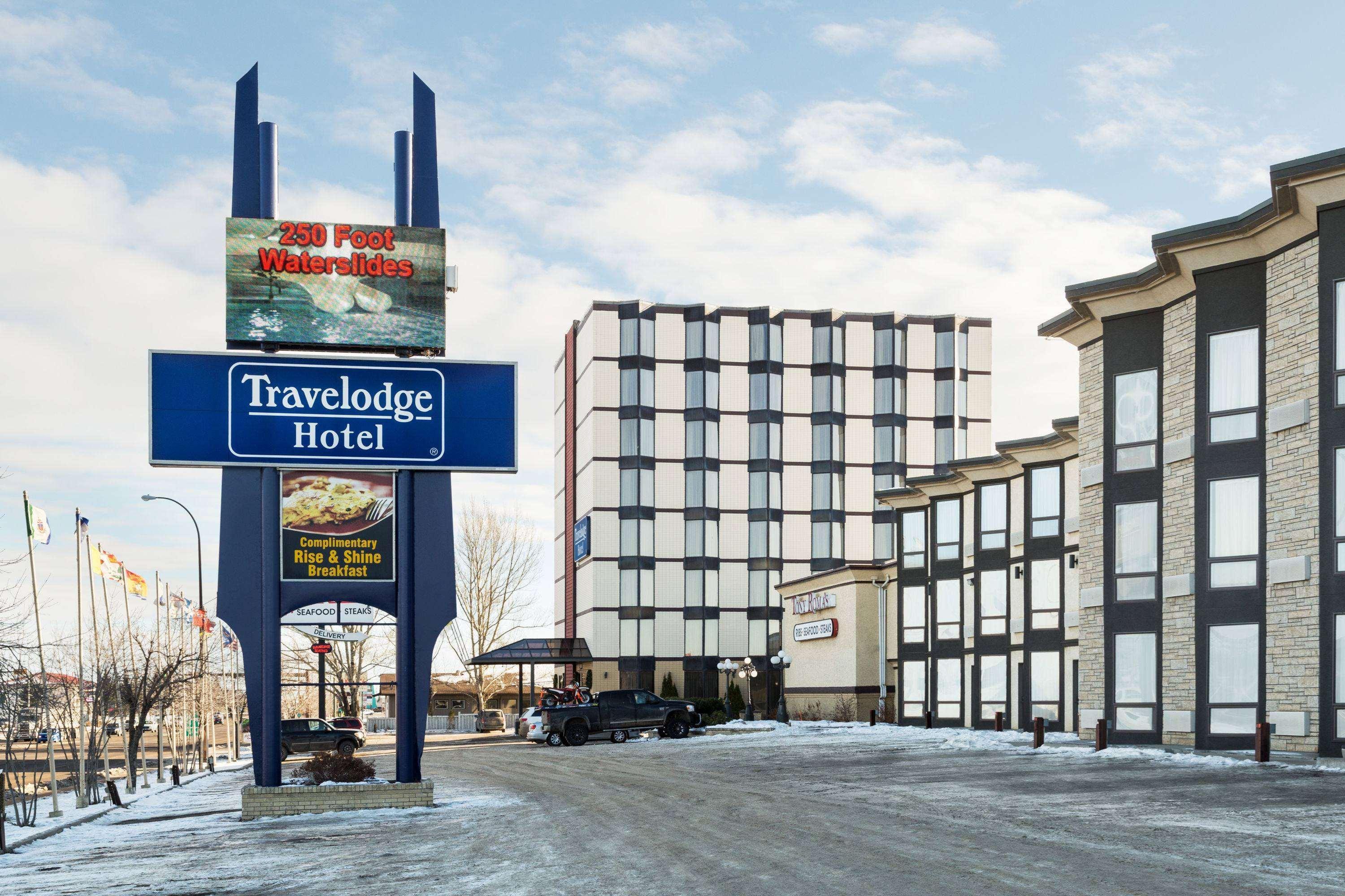 Travelodge By Wyndham Lloydminster Εξωτερικό φωτογραφία