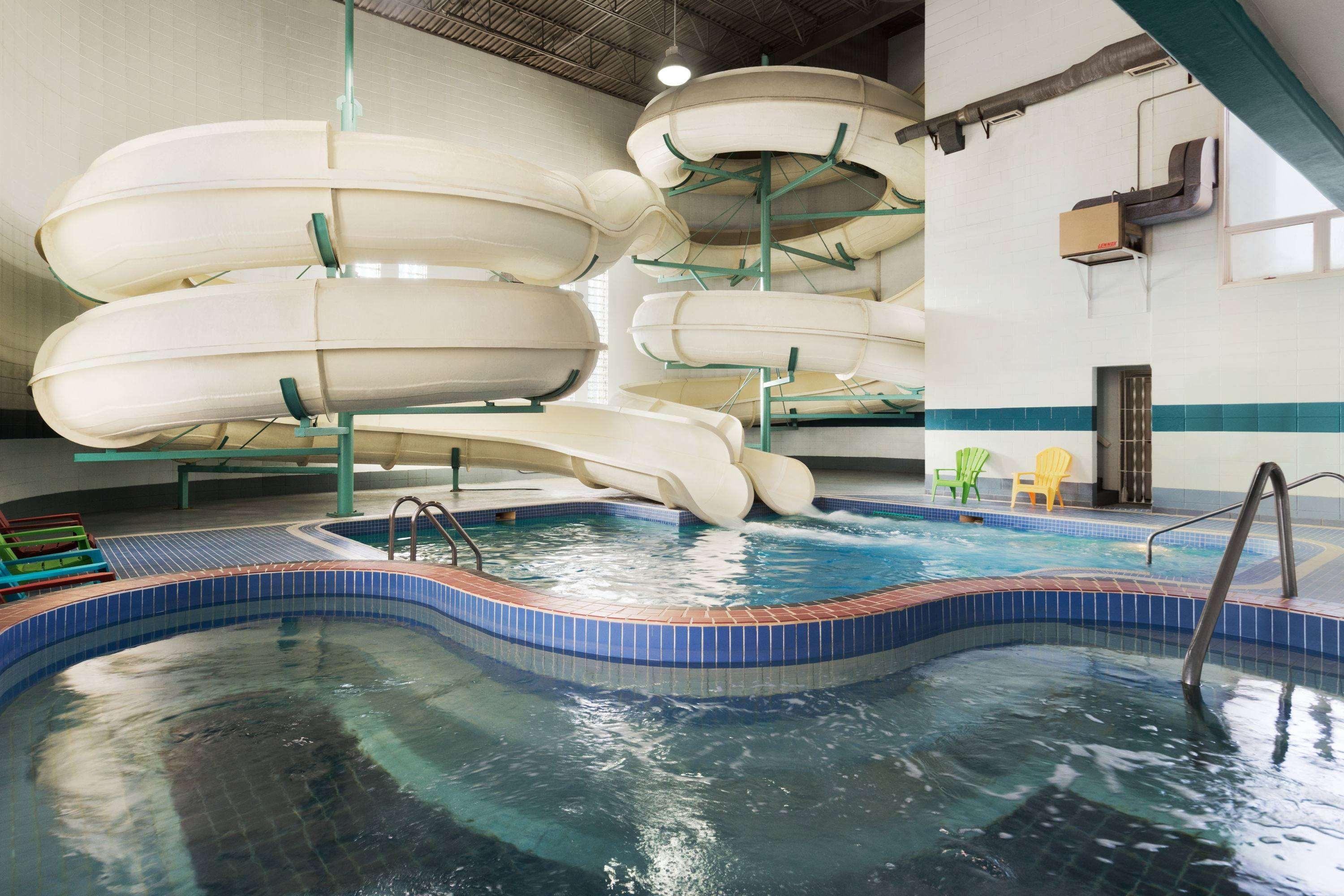 Travelodge By Wyndham Lloydminster Εξωτερικό φωτογραφία