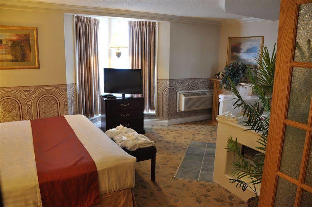 Travelodge By Wyndham Lloydminster Εξωτερικό φωτογραφία